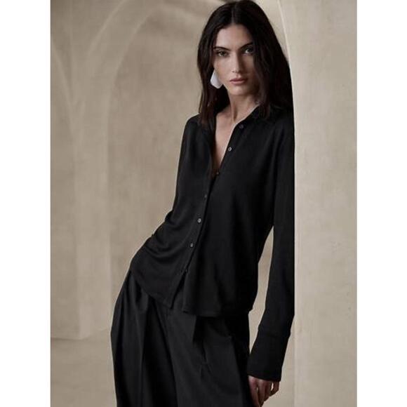 Banana Republic Tops - BANANA REPUBLIC NWOT ESSENTIAL LONG-SLEEVE POLO IN BLACK-SIZE SMALL